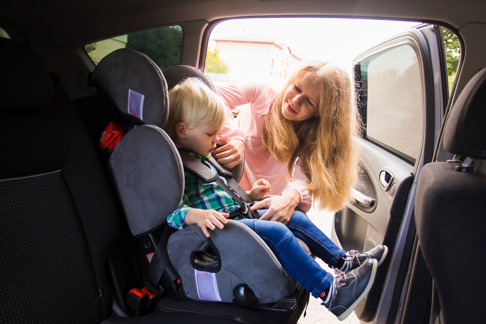 Bis zu einem Alter von 12 Jahren oder einer Körpergröße von 1,50 m müssen Kinder im Kindersitz transportiert werden.