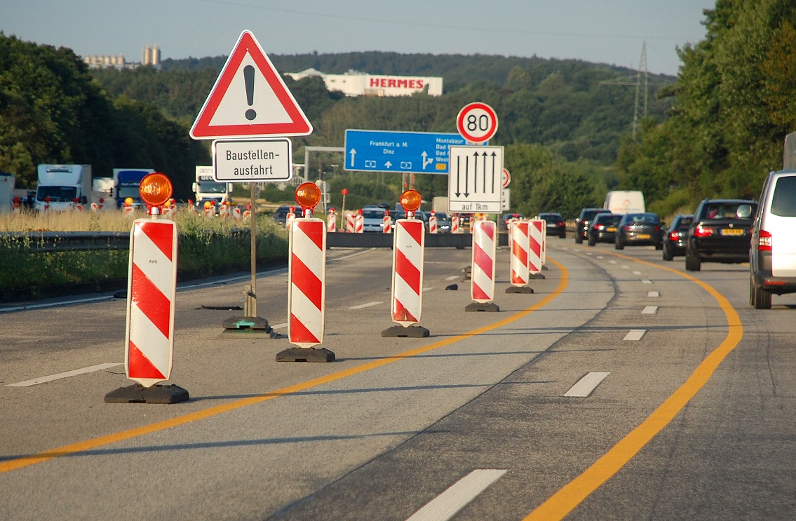 Geschwindigkeitsregelung/Tempolimit in einer Baustelle 